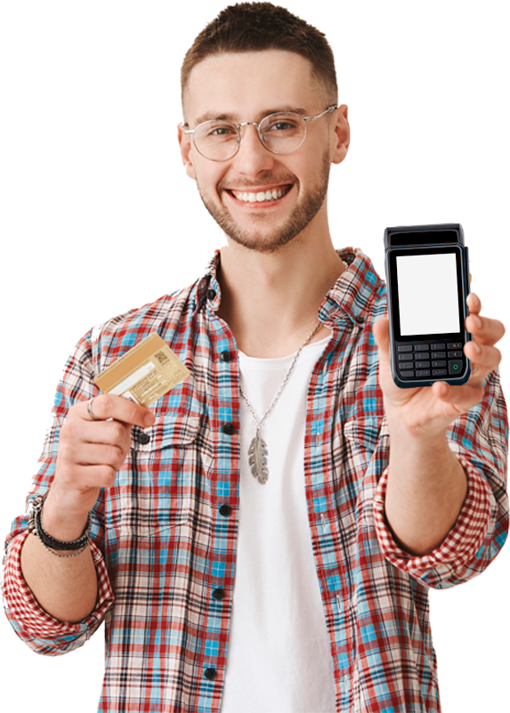 Cliente usando maquininha Pollycard